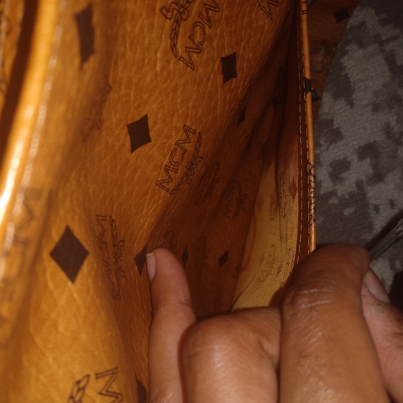 MCM Tote 🤎🖤 - Picture 13 of 16